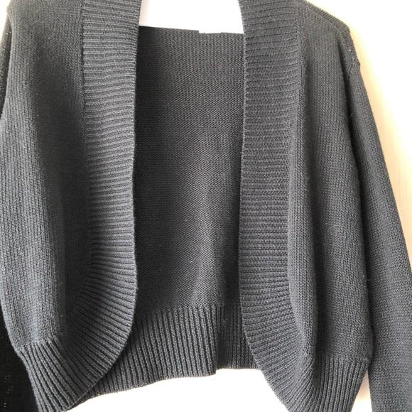 Women’s Black cropped sweater. - Picture 2 of 7